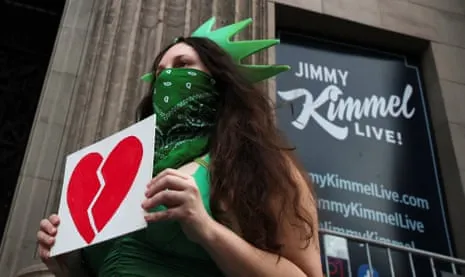Trump Hails Kimmel Suspension as Broadcasters Substitute Show with Conservative Activist Tribute